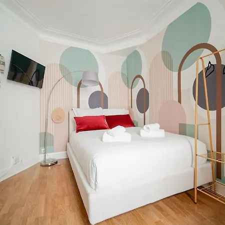 Chaleureux A Voltaire - Iv * Paris