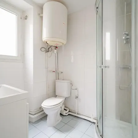 Appartement Chaleureux A Voltaire - Iv *